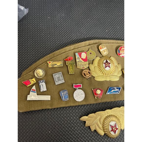 Vintage Russia USSR Cap with Assorted Military Pins Army 1983 Medals - Picture 2 of 7